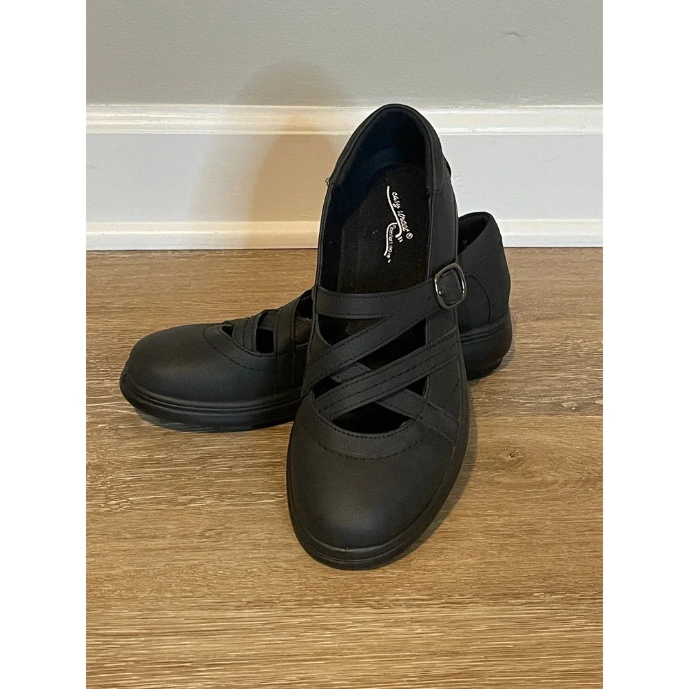 Easy Street Wise Black Mary Jane Strappy Buckle Flats Womens 6.5 M EUC‎